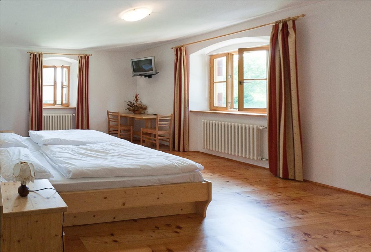 Hotel Zur Kirche Magre all' Adige الغرفة الصورة