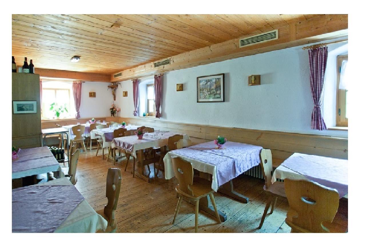 Hotel Zur Kirche Magre all' Adige الغرفة الصورة